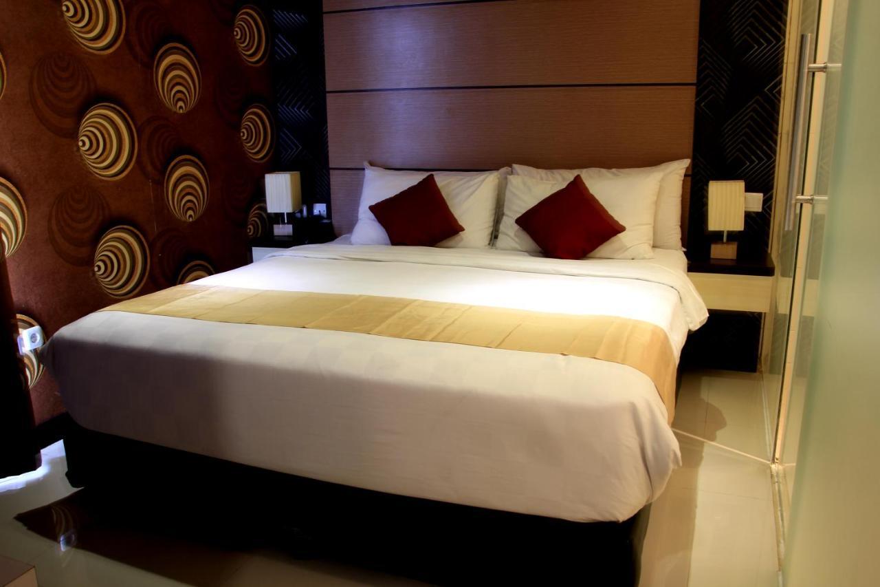 Jle'S Hotel Manado Exteriör bild