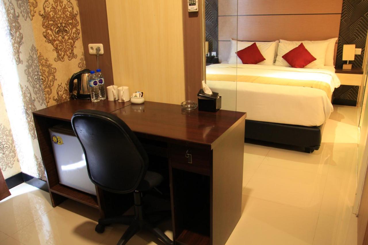 Jle'S Hotel Manado Exteriör bild