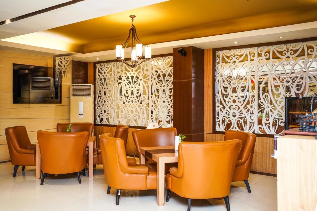 Jle'S Hotel Manado Exteriör bild