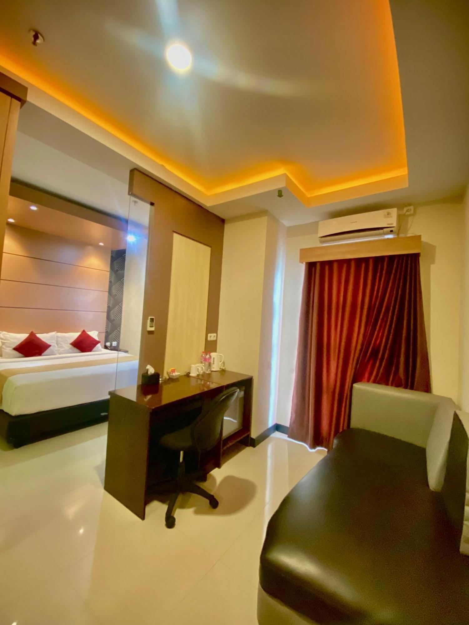 Jle'S Hotel Manado Exteriör bild