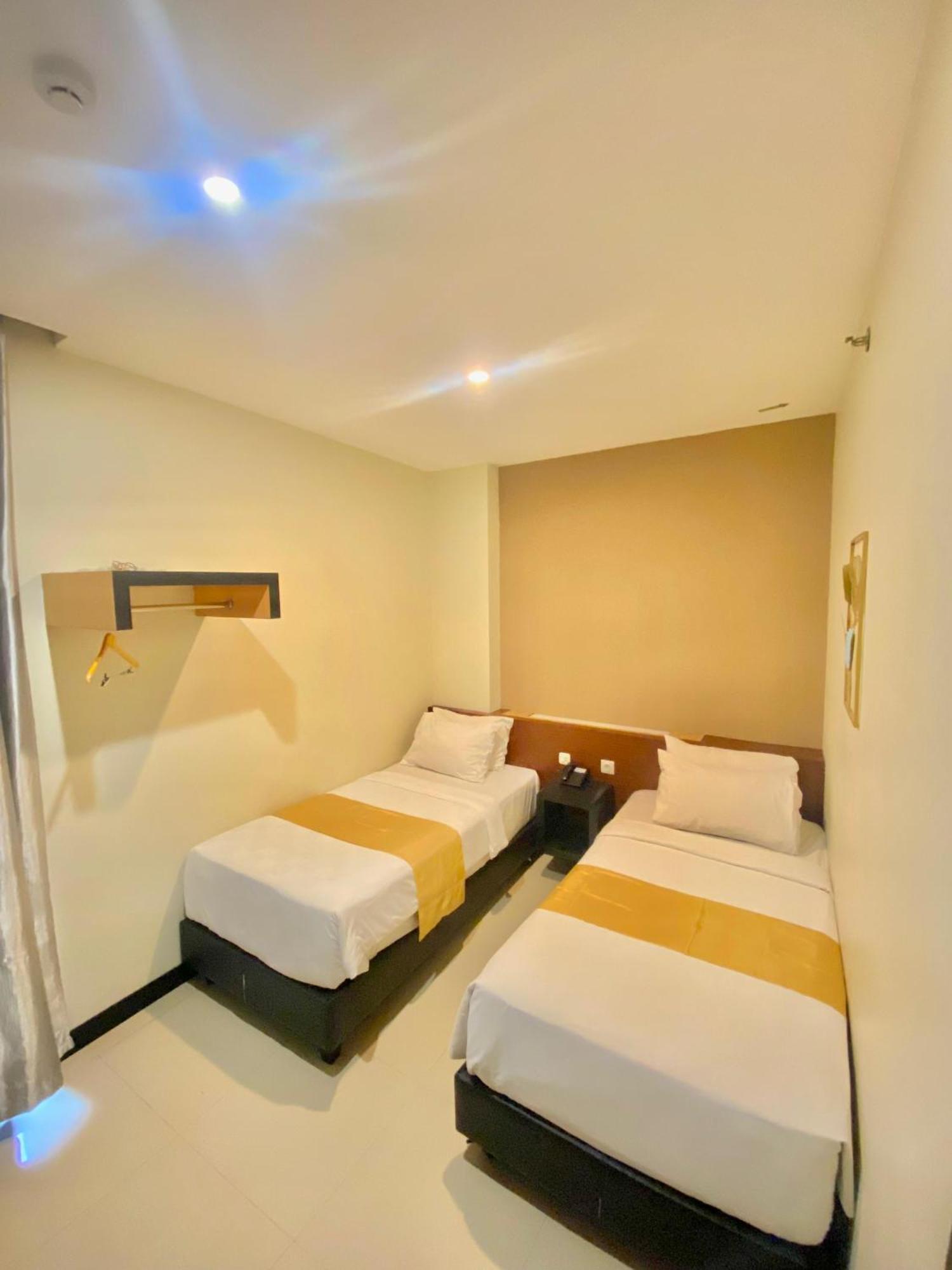 Jle'S Hotel Manado Exteriör bild